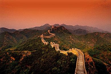 竞速游戏《超级房车赛》，专为赛车刺激寻求者打造